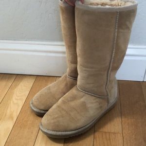 Size 6 UGG classic tall
